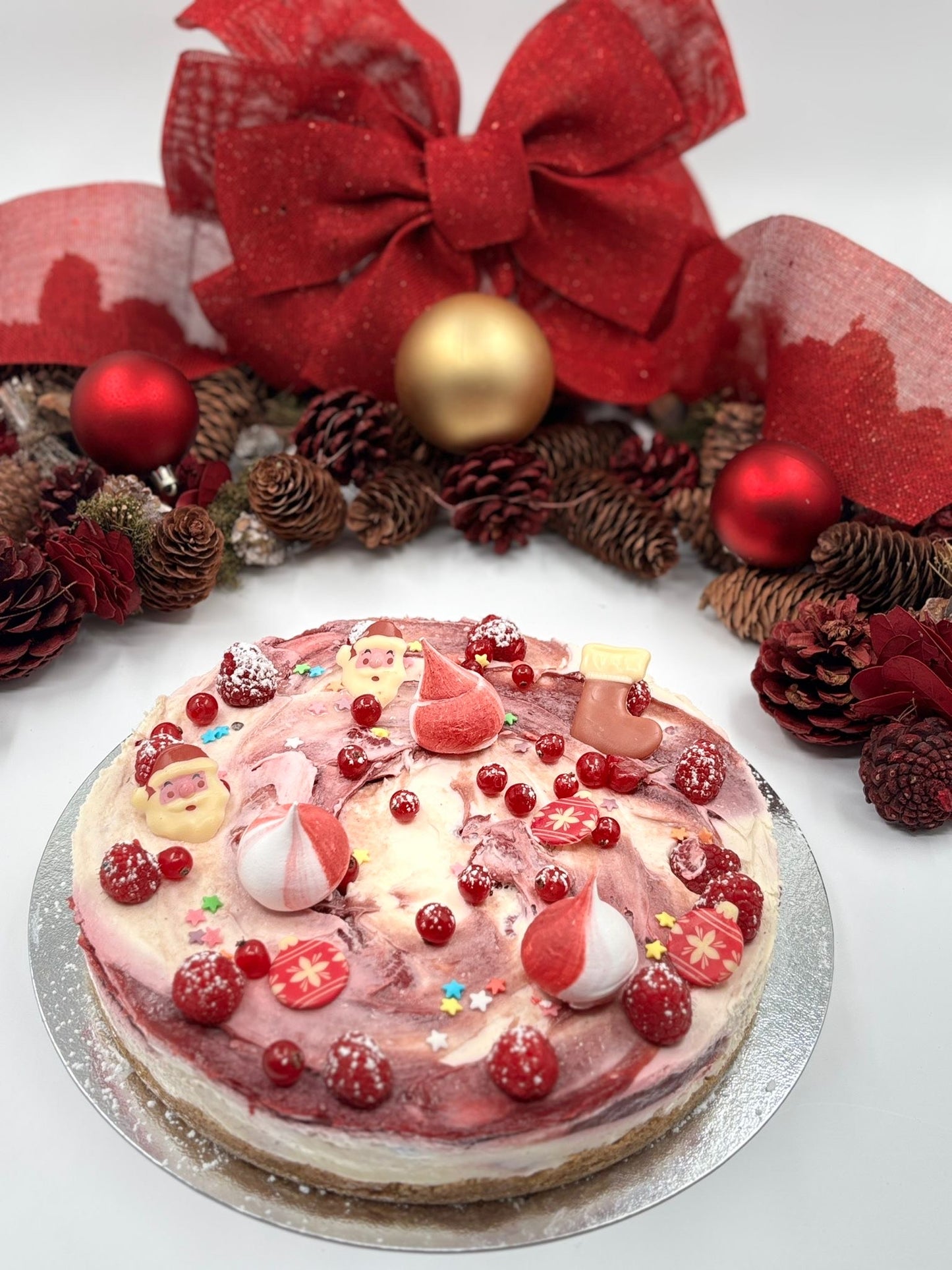 Christmas White Chocolate & Raspberry Cheesecake — 12 portions